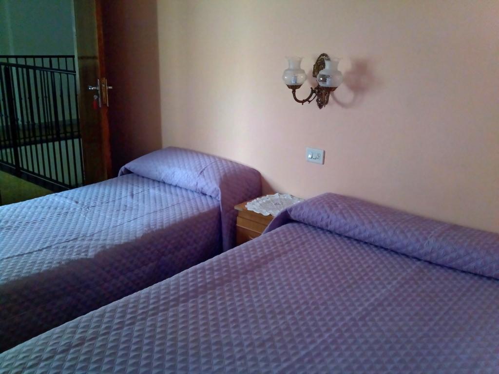 Pension Las Palmeras Lalín Kamer foto