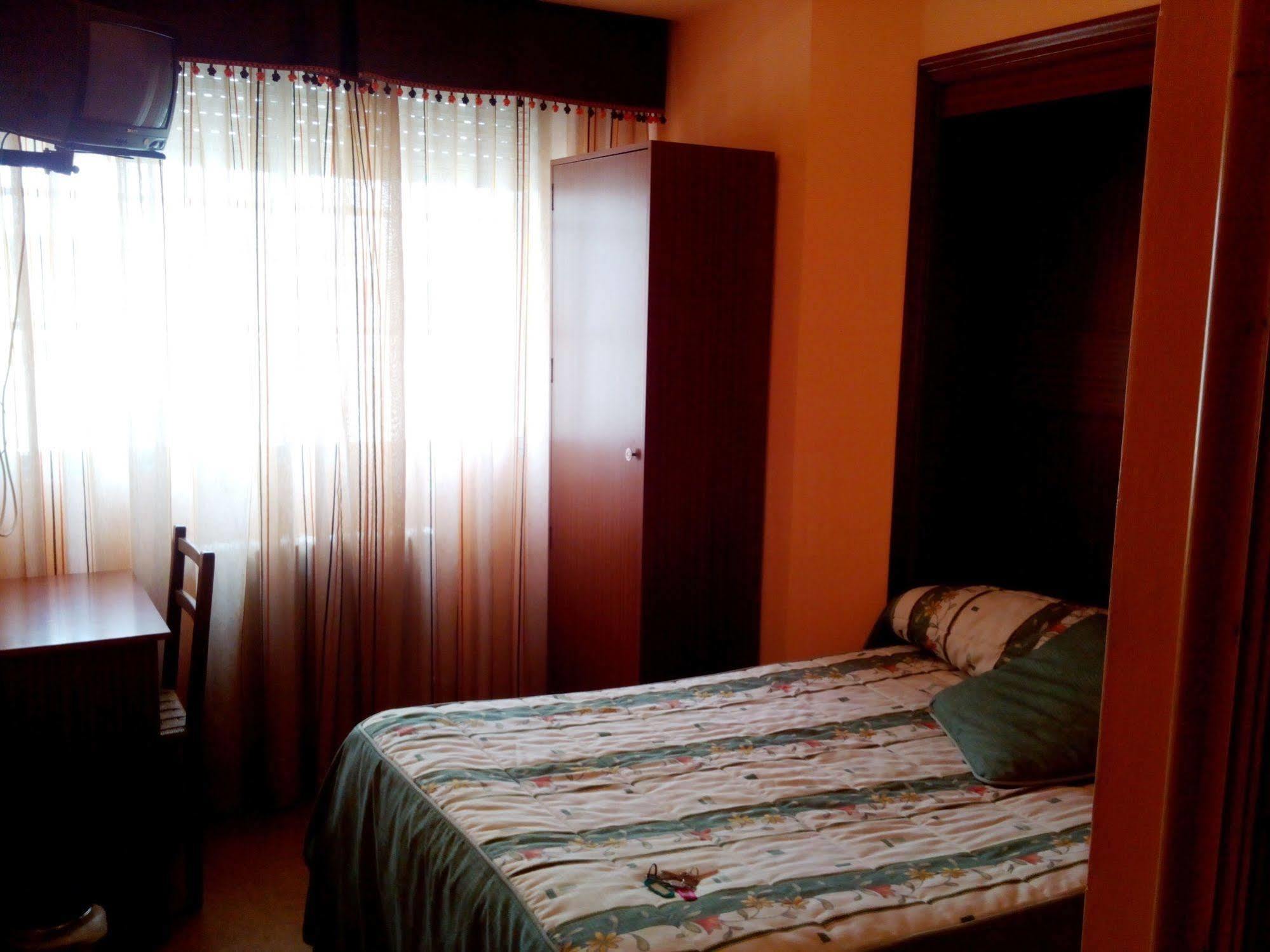 Pension Las Palmeras Lalín Buitenkant foto