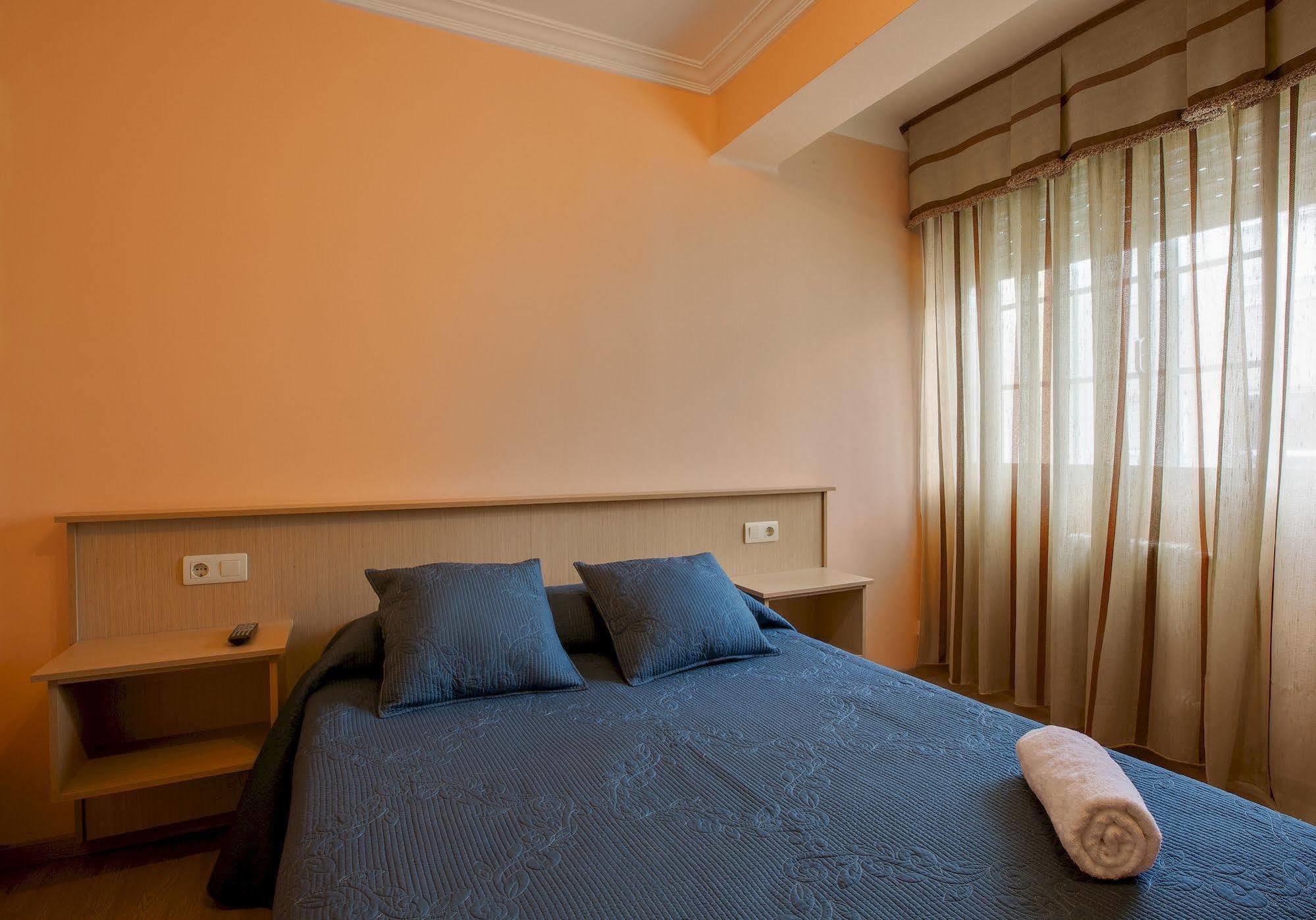 Pension Las Palmeras Lalín Buitenkant foto